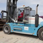 Manipulation de canalisations de gaz à Takoradi, au Ghana.