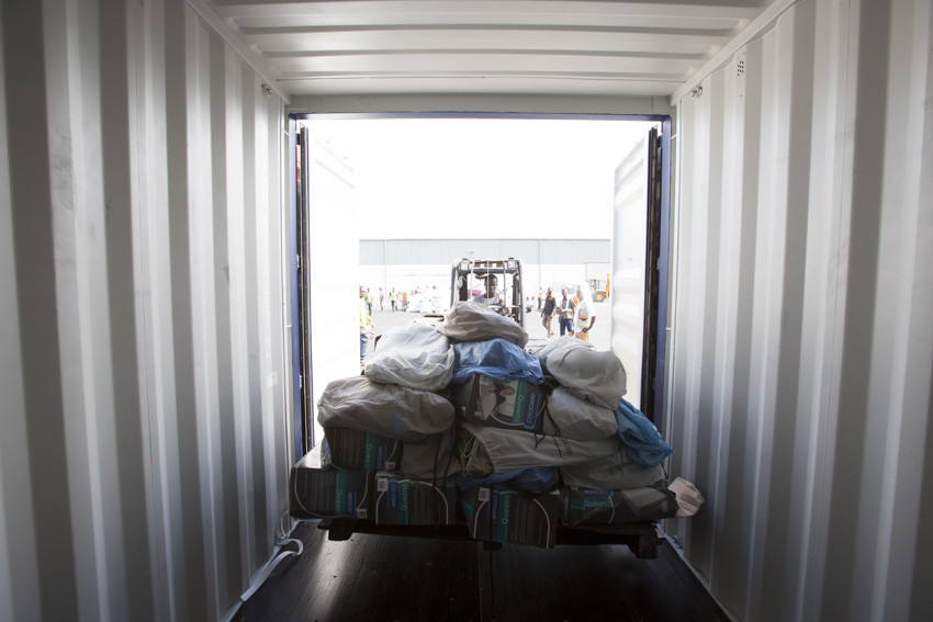 2624,2624,JCB Teletruk,JCB-Teletruk-loose-as-well-as-bulk.jpg,94392,https://www.patersonsimons.com/wp-content/uploads/2018/06/JCB-Teletruk-loose-as-well-as-bulk.jpg,https://www.patersonsimons.com/fr/products/jcb-fr/jcb-teletruk/jcb-teletruk-loose-as-well-as-bulk-2-2/,Parfait aussi pour les chargements en vrac.,1,Perfect for loose as well as bulk loads.
,Parfait aussi pour les chargements en vrac.
,jcb-teletruk-loose-as-well-as-bulk-2-2,inherit,2355,2018-06-19 07:06:31,2019-06-16 09:26:56,0,image/jpeg,image,jpeg,https://www.patersonsimons.com/wp-includes/images/media/default.png,850,567