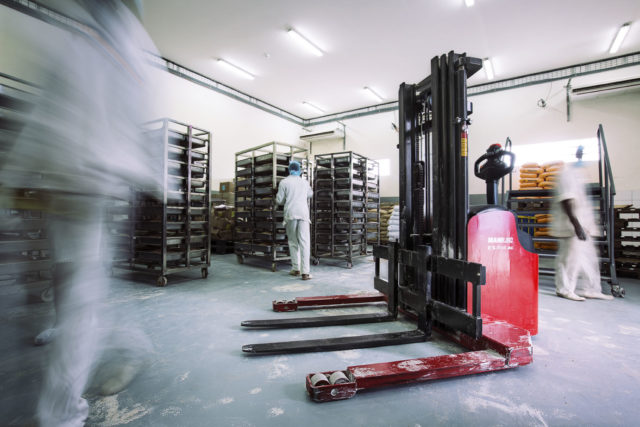 4332,4332,Manitou warhouse_Accra,Manitou-warhouse_Accra-e1560771626876.jpg,73553,https://www.patersonsimons.com/wp-content/uploads/2018/06/Manitou-warhouse_Accra-e1560771626876.jpg,https://www.patersonsimons.com/fr/products/manitou-fr/equipement-dentrepot/manitou-warhouse_accra-2-2/,Matériel d'entrepôt Manitou à l'usine Promasidor, Ghana.,7,Matériel d'entrepôt Manitou à l'usine Promasidor, Ghana.,Matériel d'entrepôt Manitou à l'usine Promasidor, Ghana.,manitou-warhouse_accra-2-2,inherit,2326,2019-01-17 14:57:29,2019-06-17 11:40:38,0,image/jpeg,image,jpeg,https://www.patersonsimons.com/wp-includes/images/media/default.png,640,427