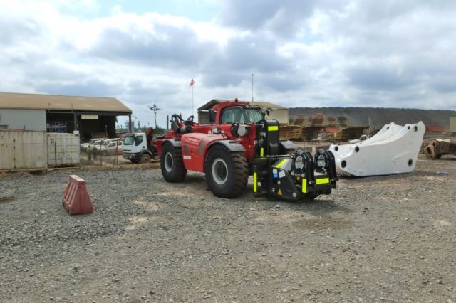 2597,2597,Manitou MHT-X 10225 Telehandler with special cylinder handler attachment to Newmont Ahafo mine in Ghana.,P1060717-e1560771206128.jpg,54866,https://www.patersonsimons.com/wp-content/uploads/2018/06/P1060717-e1560771206128.jpg,https://www.patersonsimons.com/fr/products/manitou-fr/chariots-telescopiques/p1060717-3/,Nous avons récemment vendu un chariot télescopique Manitou MHT-X 10225 avec accessoire de manutention de cylindres spécial à la mine Newmont Ahafo au Ghana.,1,Nous avons récemment vendu un chariot télescopique Manitou MHT-X 10225 avec accessoire de manutention de cylindres spécial à la mine Newmont Ahafo au Ghana.,Nous avons récemment vendu un chariot télescopique Manitou MHT-X 10225 avec accessoire de manutention de cylindres spécial à la mine Newmont Ahafo au Ghana.,p1060717-3,inherit,2336,2018-06-19 09:46:16,2019-06-17 11:33:37,0,image/jpeg,image,jpeg,https://www.patersonsimons.com/wp-includes/images/media/default.png,640,426