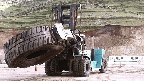 2582,2582,Konecranes Forklift Truck.,SMV_32-1200_B_Tire_handler_Peru_Small.jpg,65361,https://www.patersonsimons.com/wp-content/uploads/2018/06/SMV_32-1200_B_Tire_handler_Peru_Small.jpg,https://www.patersonsimons.com/fr/products/konecranes-fr/chariots-elevateurs-a-fourche/smv_32-1200_b_tire_handler_peru_small-2/,Un accessoire de manutention de pneus est utile dans l'industrie minière.,1,Un accessoire de manutention de pneus est utile dans l'industrie minière.,Un accessoire de manutention de pneus est utile dans l'industrie minière.
,smv_32-1200_b_tire_handler_peru_small-2,inherit,2323,2018-06-19 09:14:49,2019-06-17 08:42:07,0,image/jpeg,image,jpeg,https://www.patersonsimons.com/wp-includes/images/media/default.png,490,276