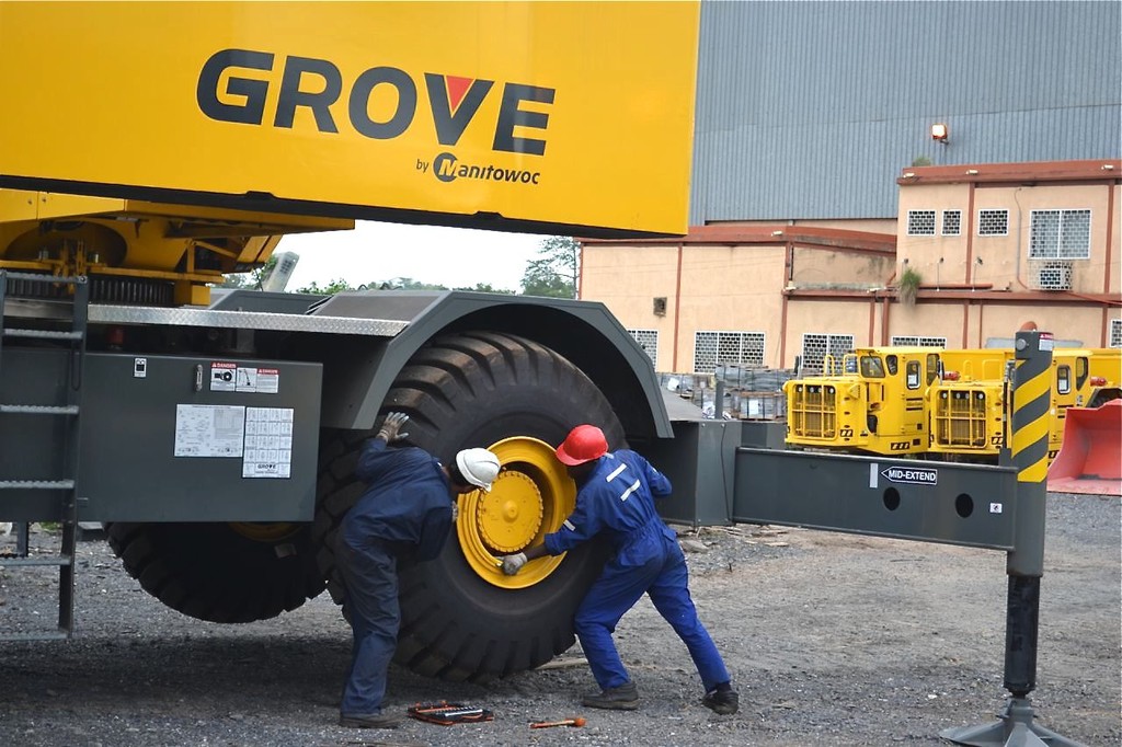 2607,2607,We provide Grove factory-trained engineers throughout West Africa.,We_provide_Grove_factory_trained_engineers_throughout_West_Africa.jpg,181987,https://www.patersonsimons.com/wp-content/uploads/2018/06/We_provide_Grove_factory_trained_engineers_throughout_West_Africa.jpg,https://www.patersonsimons.com/fr/products/manitowoc-fr/grues-automotrices-rapides-grove/we_provide_grove_factory_trained_engineers_throughout_west_africa-2/,Les ingénieurs de Paterson Simons commandent un Grove GMK à la mine d’or AGA Obuasi.,1,Les ingénieurs de Paterson Simons commandent un Grove GMK à la mine d’or AGA Obuasi.,Les ingénieurs de Paterson Simons commandent un Grove GMK à la mine d’or AGA Obuasi.,we_provide_grove_factory_trained_engineers_throughout_west_africa-2,inherit,2341,2018-06-19 10:11:38,2019-06-18 08:16:14,0,image/jpeg,image,jpeg,https://www.patersonsimons.com/wp-includes/images/media/default.png,1024,682