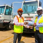 Terminaux APM à Tema, au Ghana, prenant livraison de 15 tracteurs YT222.