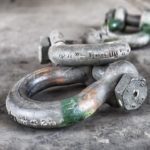 Manilles dans une variété de tailles.