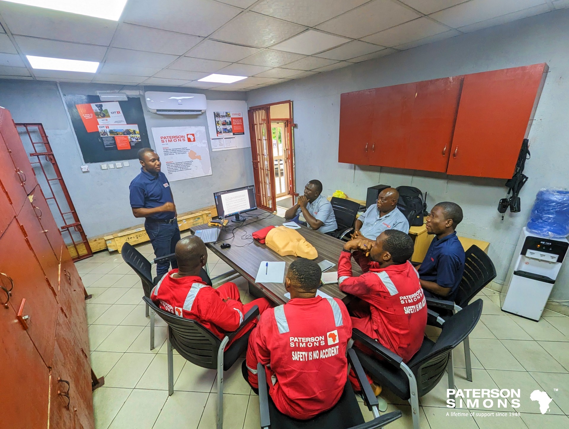 PATERSON SIMONS EFFECTUE UNE FORMATION APPROFONDIE SUR L’EVALUATION DES RISQUES ET LA SECURITE CHIMIQUE POUR LES INGENIEURS AU NIGERIA