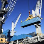 MHC-Mobile-Harbour-Crane-Spreader-operation4-desktop