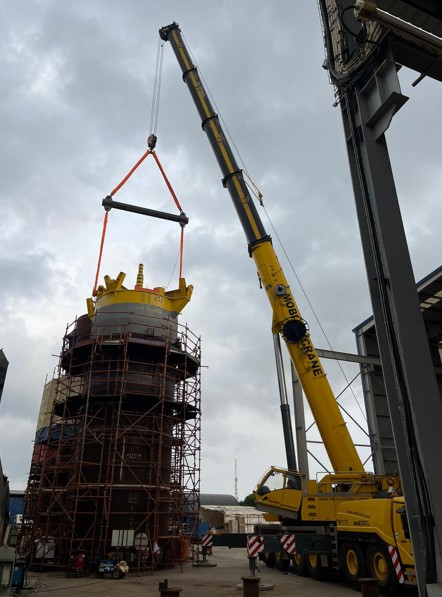 VERSATILE AND POWERFUL: THE GROVE GMK6400 IN ACTION!