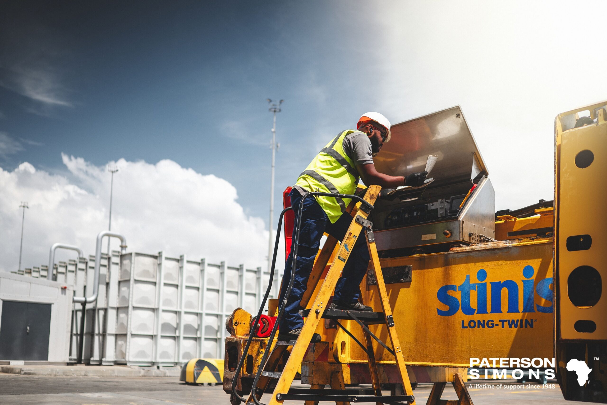 STINIS HIGHLIGHTS THE IMPORTANCE OF SPREADER LIFETIME COSTS
